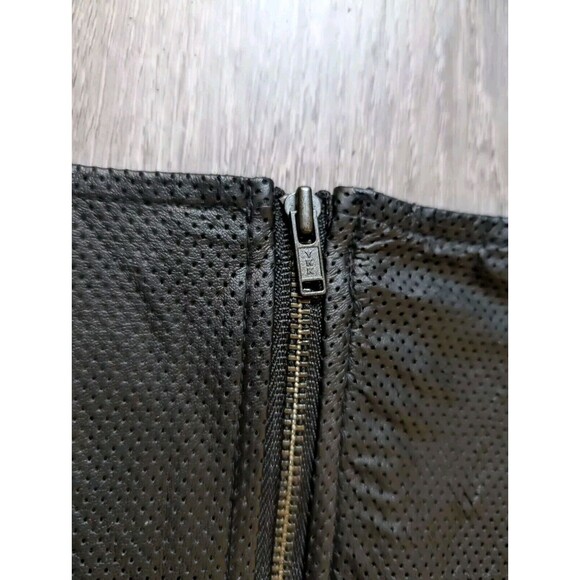 BCBGeneration Crop Tank Black Top Faux Leather Back Zip Size 0 NWT Fast Shipping - Picture 9 of 16